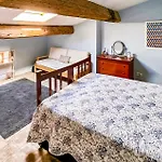 펜션 Beautiful Home In Alignan-Du-Vent